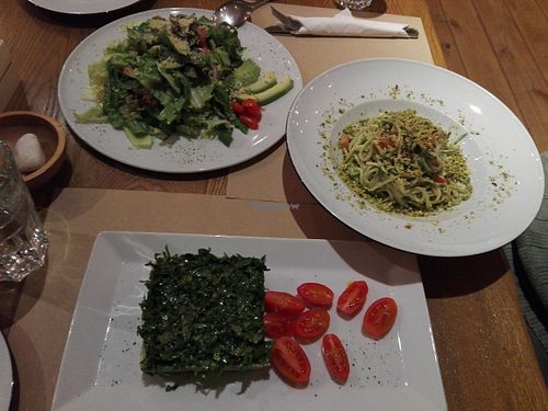 Noodles from Zucchini
Avocado/Cashews cream cheese pie with rocca
Green salad at Yi in Athens