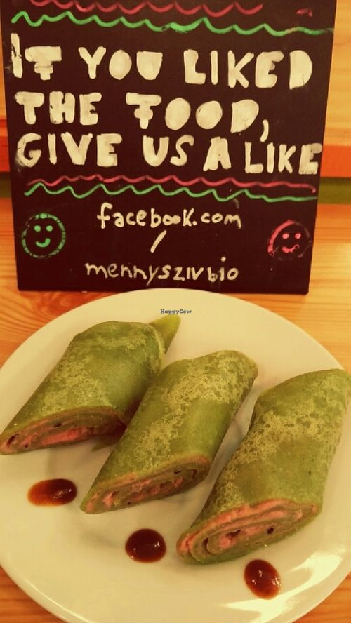 Rootbeef hummus spinach roll at Mennyorszag Szive in Budapest