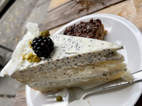 cake at Cafe Neundrei in Berlin