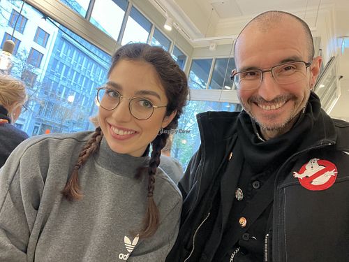 boss (left) & customer  at Cafe Neundrei in Berlin