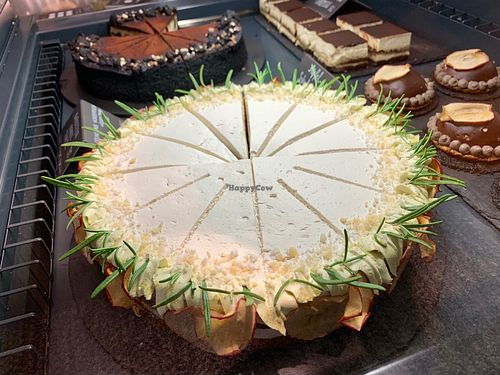 carot n coconut cake at Cafe Neundrei in Berlin