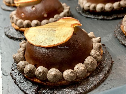 chocolate n apple at Cafe Neundrei in Berlin