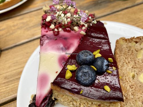 cake at Cafe Neundrei in Berlin