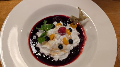 Joghurtespuma (aus Kokosmilch) at Olive in Innsbruck