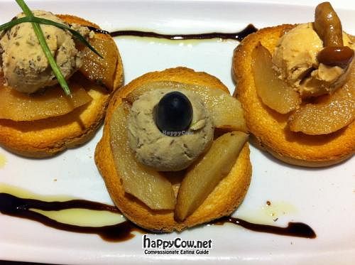Veggie spreads at Baobab in Zaragoza