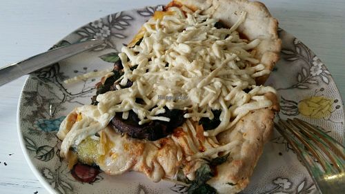 vegan pizza with daiya at Maui Sugar Shop in Lahaina