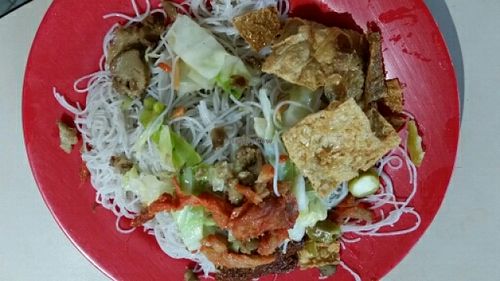 bee hoon (vermicelli) with cabbage, fried goose and mock meat at Jian Kang 健康素食 in Central Singapore