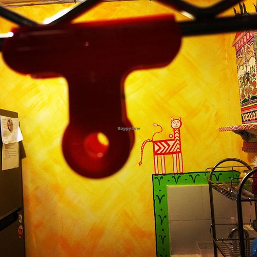 ✿ The Kismet Café Double-Tailed Cat ✿ 
~ supervises all dishwashing at the shop

5022 P. Burgos Makati City
(Entrance on Kalayaan Ave)
896-7720; 09189079659
Hours: 7am-6pm
Mon-Sat

Kismet:  fate or destiny at The Kismet Cafe in Makati