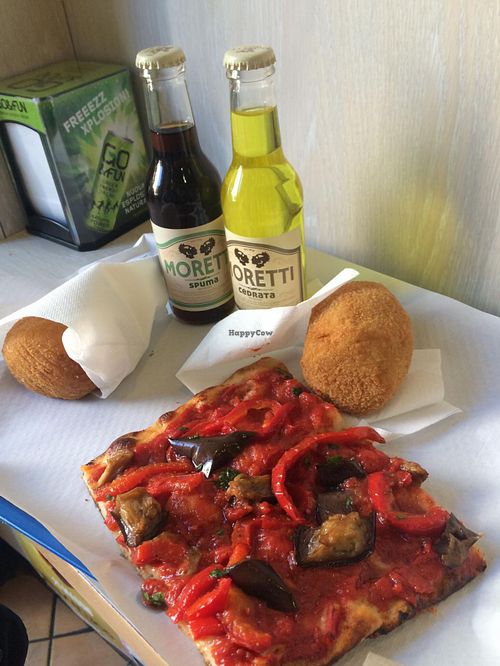 Vegana & Mixed Vegetable arancini, amazing pizza.   at Mondo Arancina in Rome