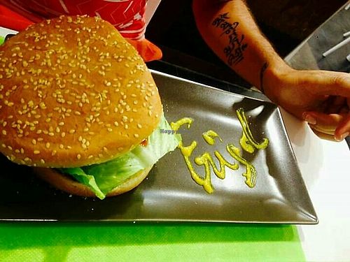 Hamburguesa de frijol at Nam in Alicante