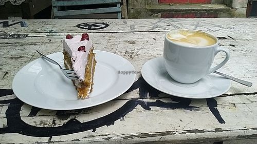 Summertime coffee break - the flat white is soooo great at Nasch in Hamburg