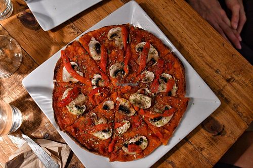 vegan pizza at AbonaVida in Madrid