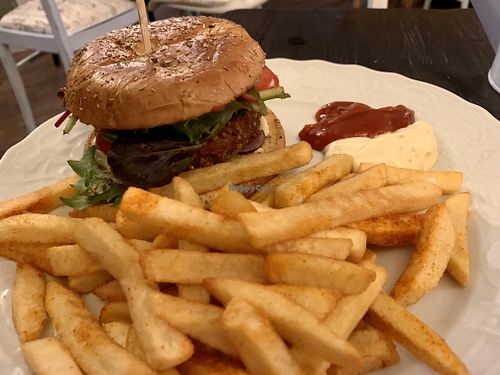 burger & fries at GreenSoul in Leipzig