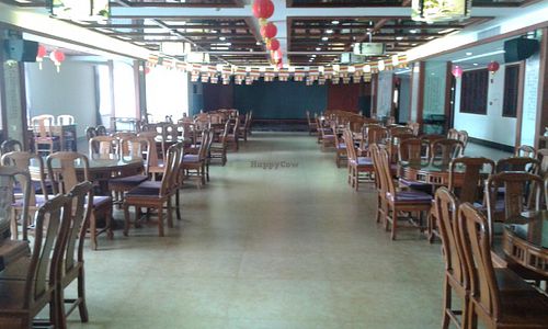 Dining at Heshan Vegetarian in Zengcheng