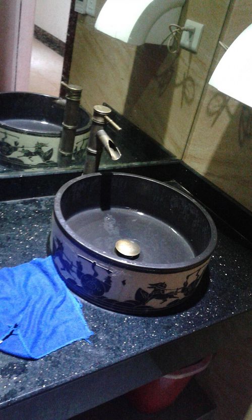 Good bathroom at Heshan Vegetarian in Zengcheng