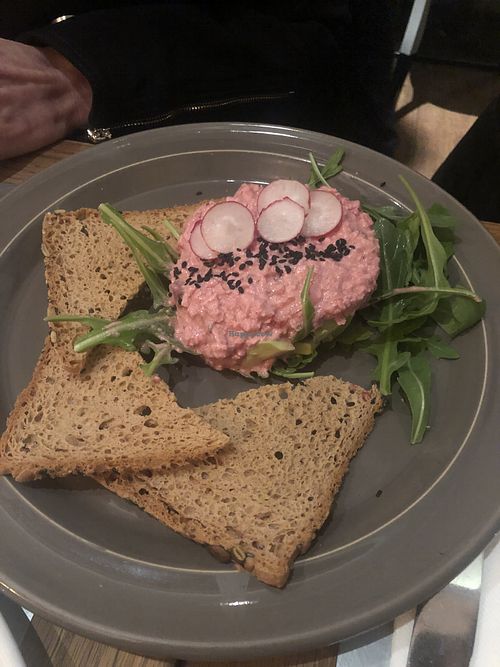 Avocado & Tofu Tartare at Teresa Carles Cocina Vegetariana in Barcelona