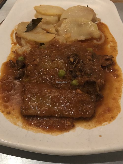 Seitan con patatas at Teresa Carles Cocina Vegetariana in Barcelona