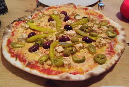 Hot delicious vegan pizza! at Pizza Bande in Hamburg