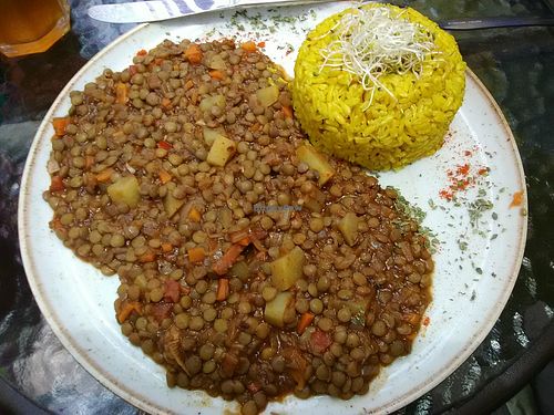 Lentils and whole grain rice at El Jardín de Jazmín in Lima