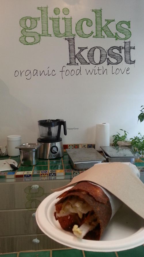 inside, savory wrap at Glucks kost in Munich