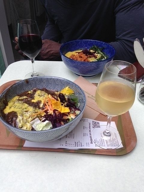 delicious bowl-dishes and beautifull vin naturel at Le Botaniste in Ghent