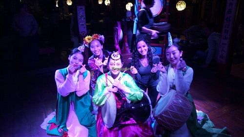 picture with dancers at SanChon Korean Temple Cooking - 산촌 사찰음식전문점 in Seoul
