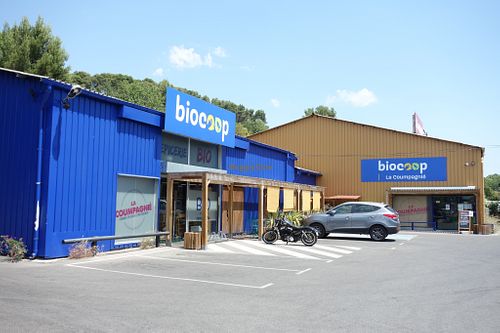 Entrance at Biocoop La Coumpagnie in Aix-en Provence