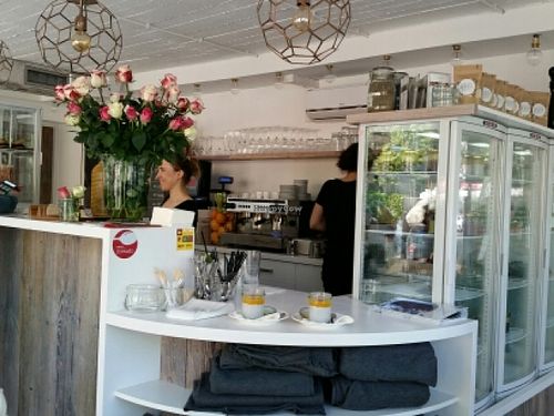 counter at Think Love Juices & Vegan Food in Warsaw