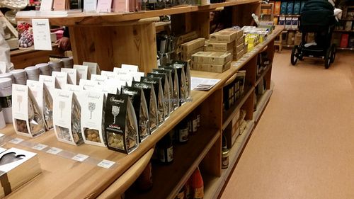 Photos of the store  at Holte Helsekost in Holte