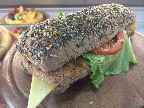 tofu burgher at O'Vita in Parma