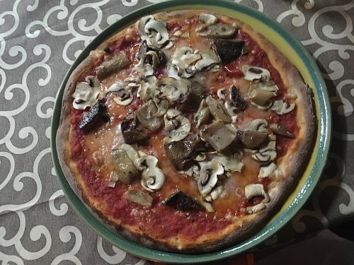 pizza ai funghi with FRESH mushrooms  at Felice Ristorante Pizzeria in Lucca