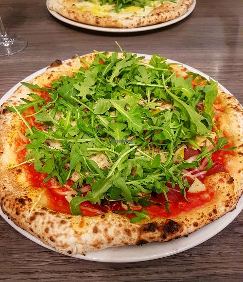Vegan pizza at Jurgis ir Drakonas in Vilnius
