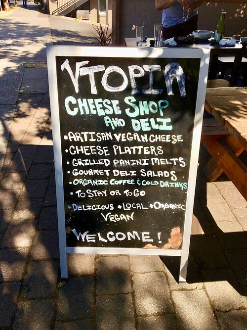 Welcome at Fru Fru Terra in Portland