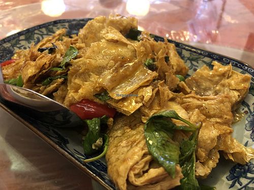 Fried bean curd puffs with basil leaves  at Qi Fu Healthy Park VegeHouse 7 福健康素食园 in Skudai
