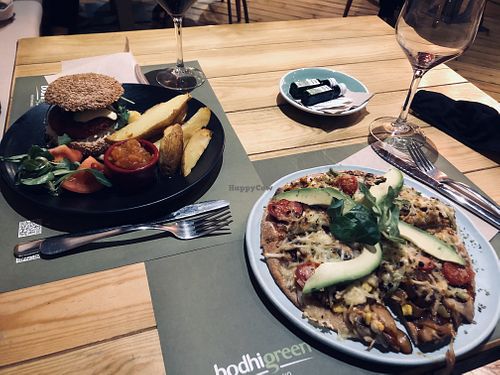 Hippie Burger and Tex Mex Burger at BodhiGreen Vegetariano in Alicante