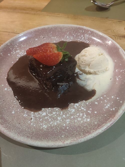 Mousse and ice cream at BodhiGreen Vegetariano in Alicante