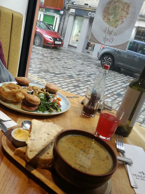 Sehr nette service. at Henderson's Vegan in Edinburgh