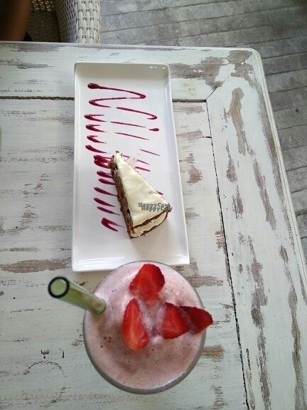smoothie and cake  at Malaika Secret Moksha in Sanur