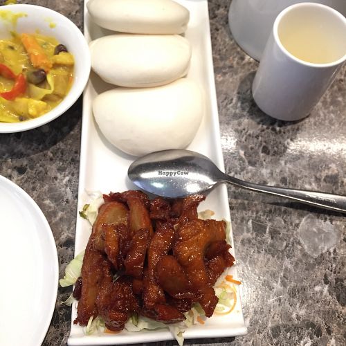 half order of BBQ veggie pork buns at Green Veggie 天然齋 in Hong Kong Island