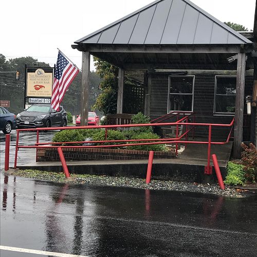 Side view at Van Rensselaer's in South Wellfleet