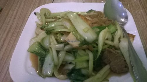 faux beef and vegetables at Vege Saveurs in Paris