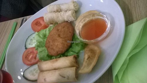 assortiment chaud at Vege Saveurs in Paris
