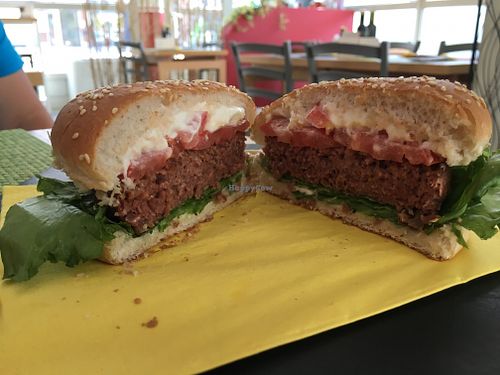 Beyond meat burger at Sopra la Panca in Trento