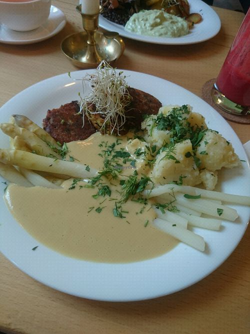 Spargel at Gruene Kombuese in Rostock