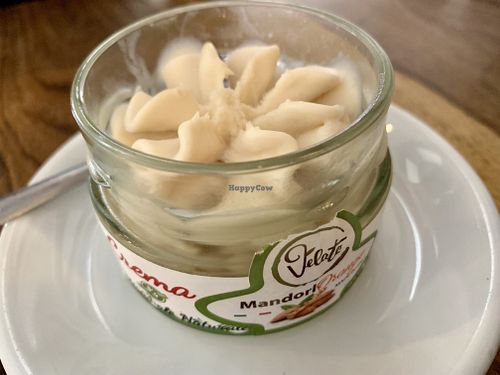 almond orange vegan ice cream at Buddy VEGGY in Rome