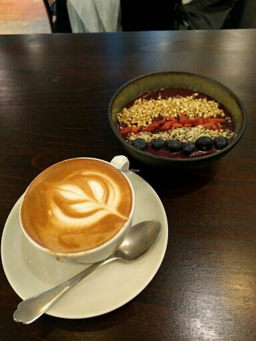 Superfood Acai bowl & cappuccino at roots - Lintheschergasse in Zurich