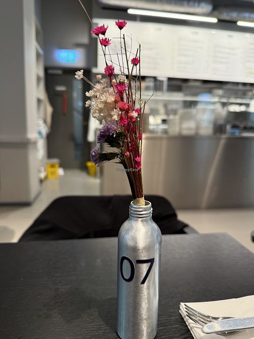 table  at roots - Lintheschergasse in Zurich