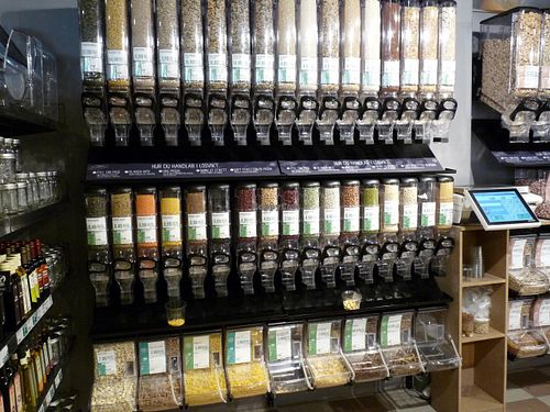 Beans, grains & seeds in bulk at Paradiset - Brännkyrkagatan in Stockholm