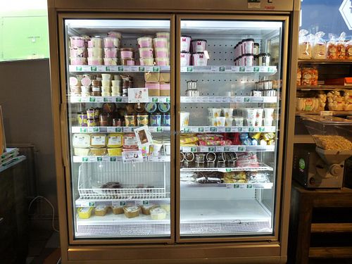 Here they have Raw & vegan ice cream at Paradiset - Brännkyrkagatan in Stockholm