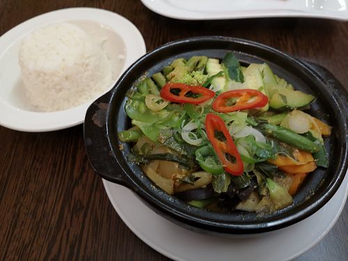Steamed veggies in clay pot at Savory Chay in Berlin